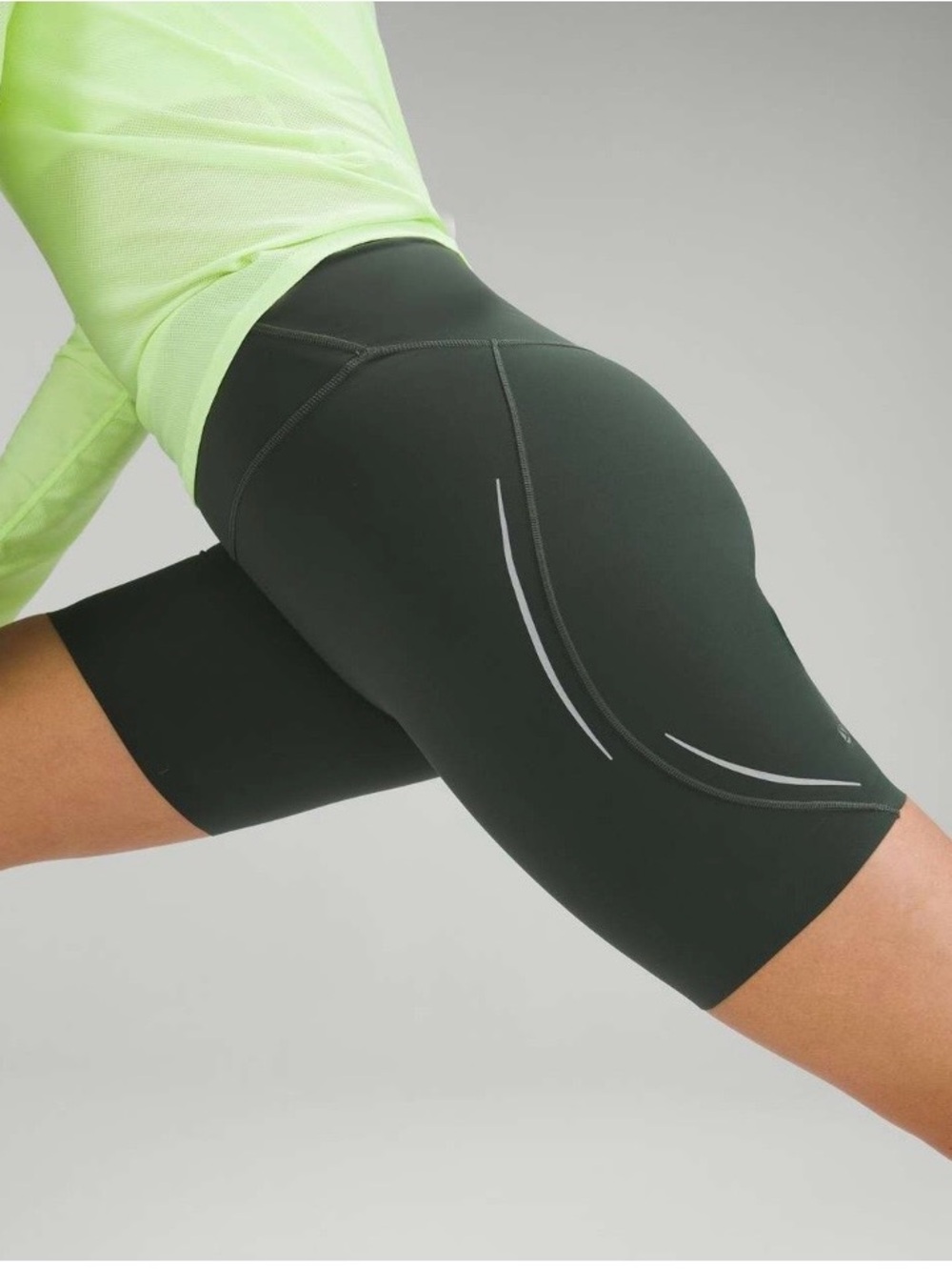 Lululemon Base Pace High-Rise Reflective Short 8" in Smoked Spruce size 14 - Picture 6 of 7